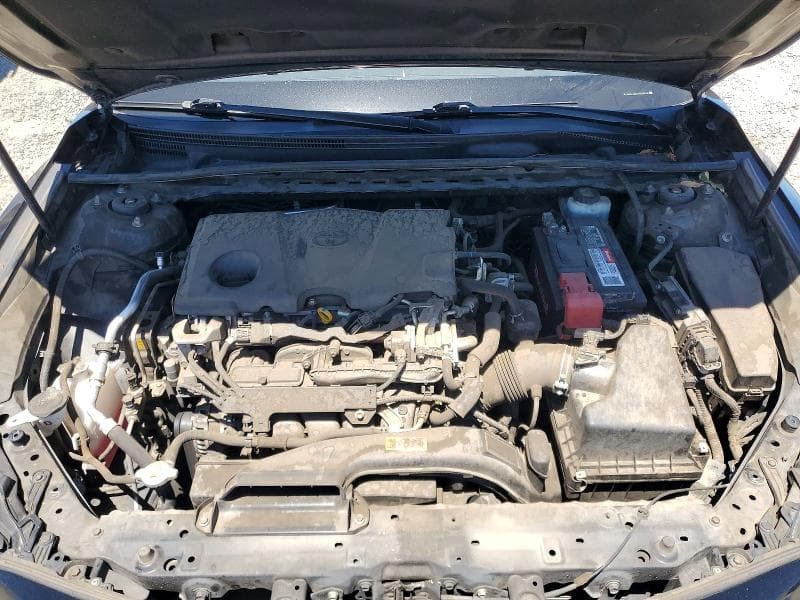 2018 TOYOTA CAMRY SE 11