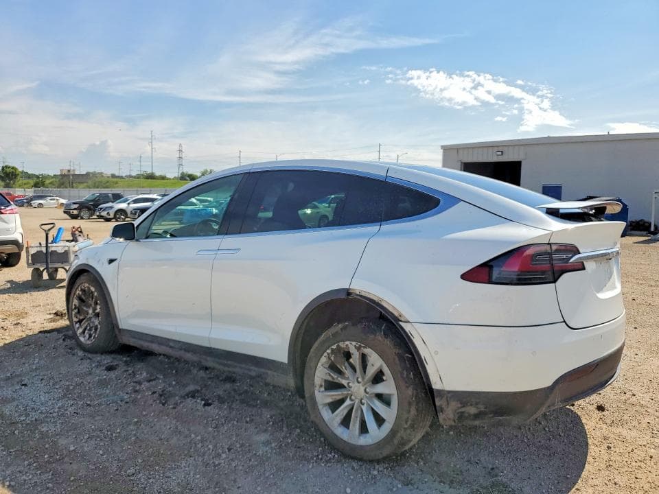 2018 TESLA MODEL X 2