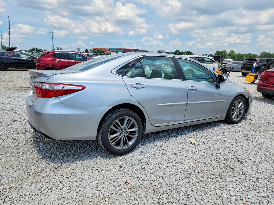 2017 TOYOTA CAMRY SE 3