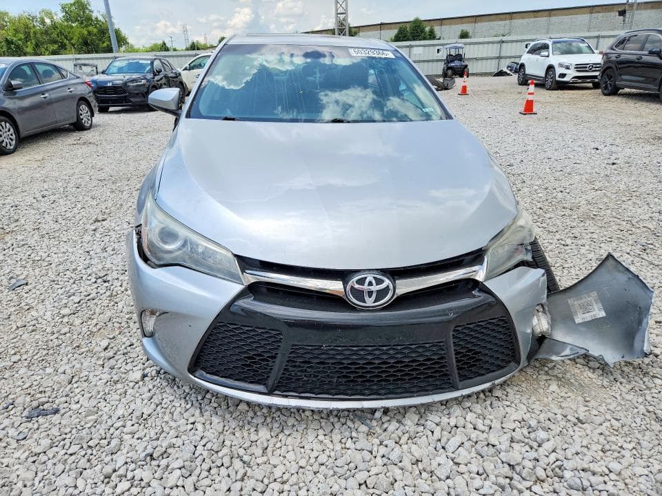 2017 TOYOTA CAMRY SE 5