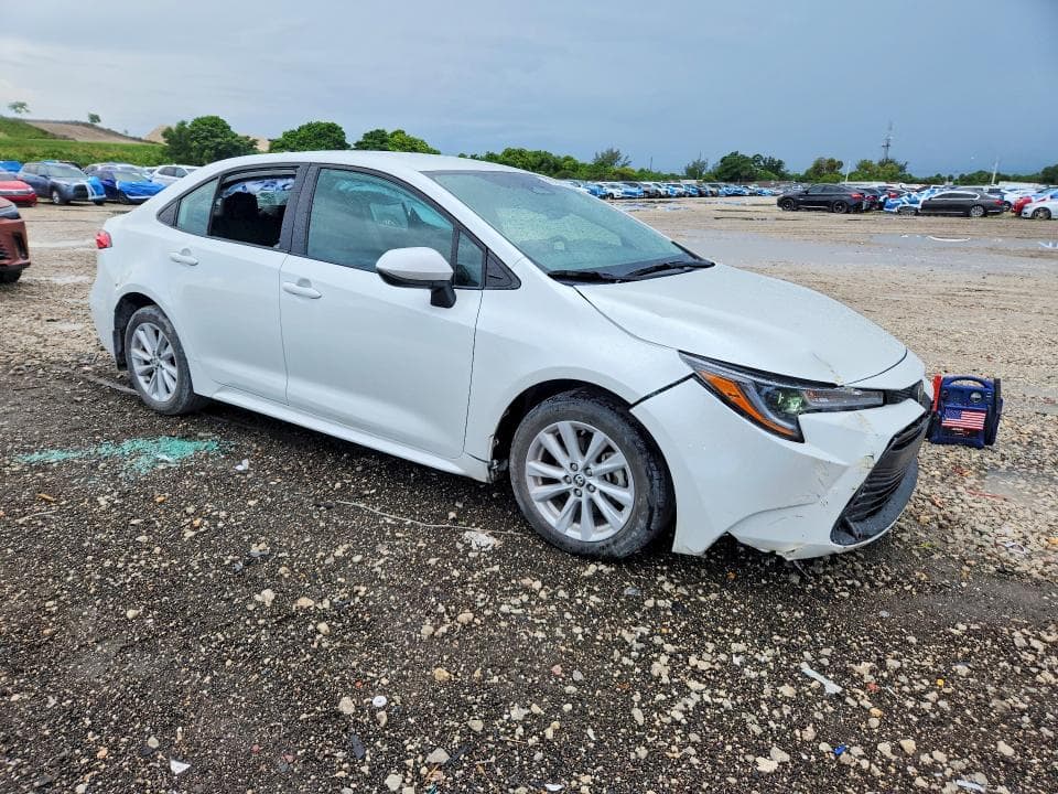 2025 TOYOTA COROLLA LE 4