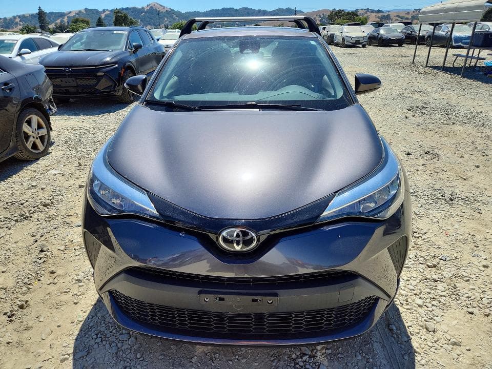 2021 TOYOTA C-HR LE 5