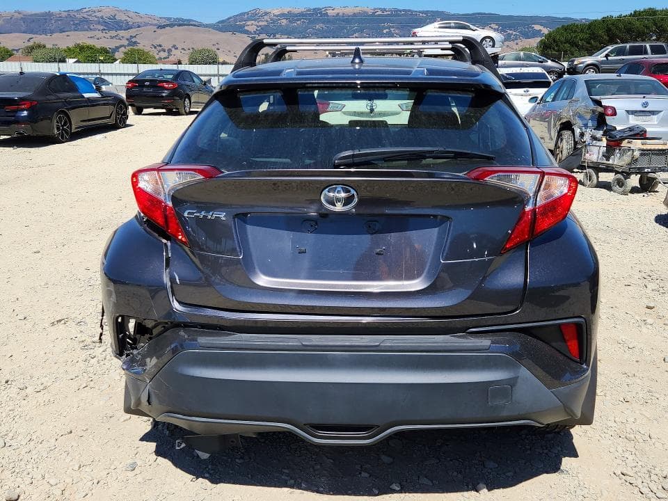 2021 TOYOTA C-HR LE 6