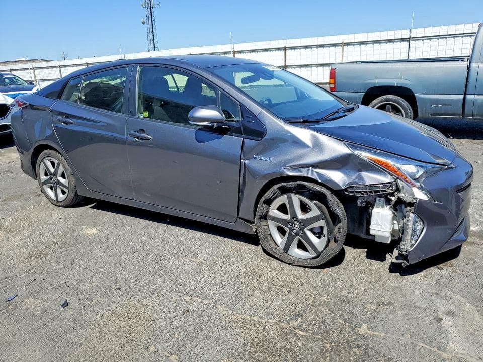 2017 TOYOTA PRIUS THREE TOURING 4