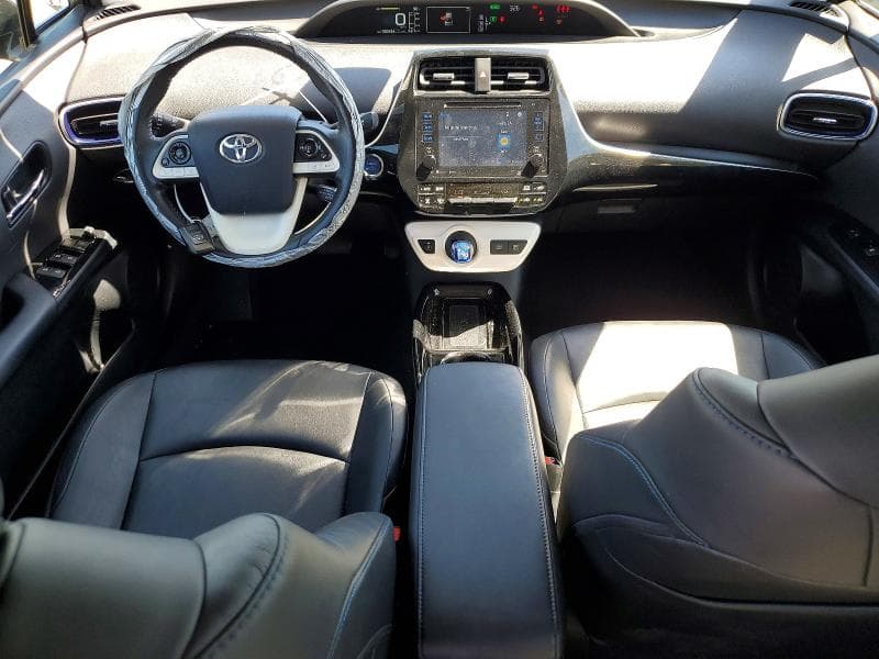 2017 TOYOTA PRIUS THREE TOURING 8