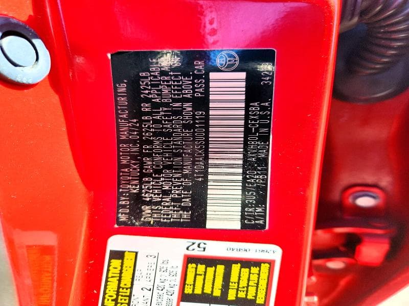 2025 TOYOTA CAMRY SE 12