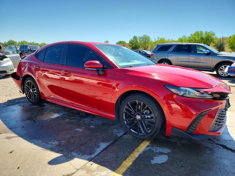 2025 TOYOTA CAMRY SE 4