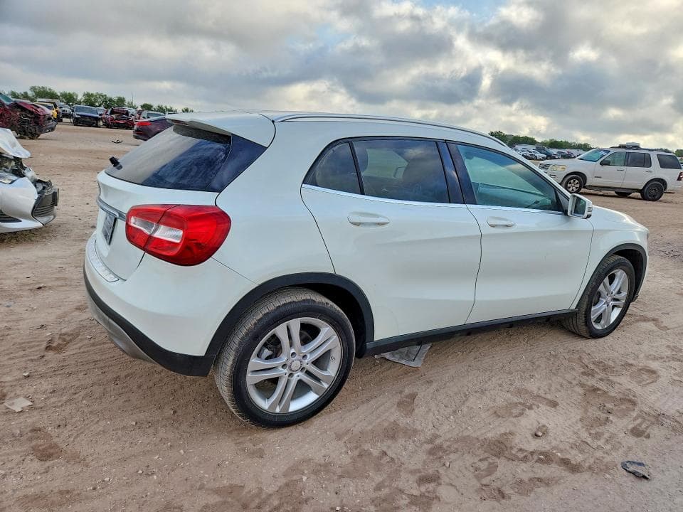 2017 MERCEDES-BENZ GLA 250 250 3