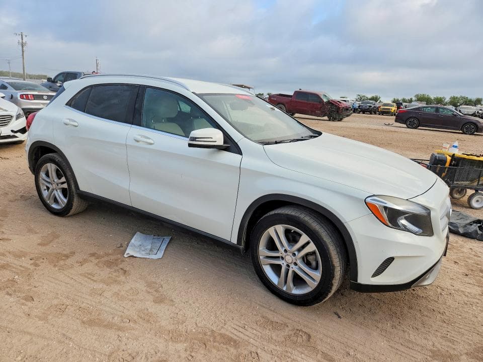 2017 MERCEDES-BENZ GLA 250 250 4