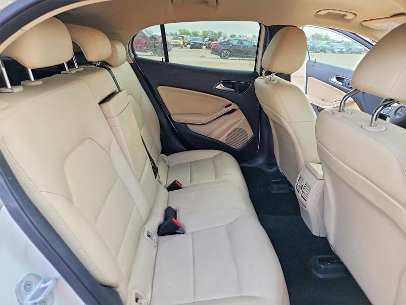 2017 MERCEDES-BENZ GLA 250 250 10