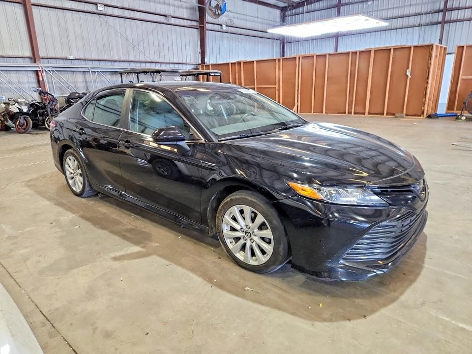 2019 TOYOTA CAMRY LE LE 4