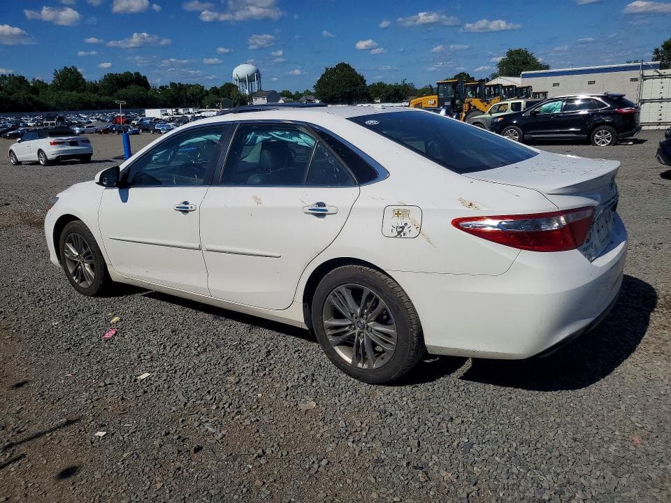 2017 TOYOTA CAMRY SE 2