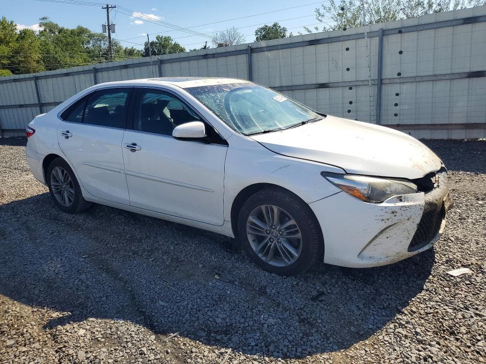 2017 TOYOTA CAMRY SE 4