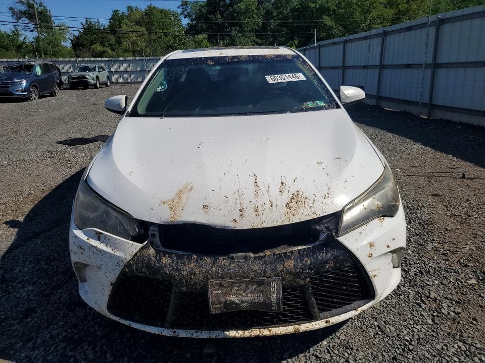 2017 TOYOTA CAMRY SE 5