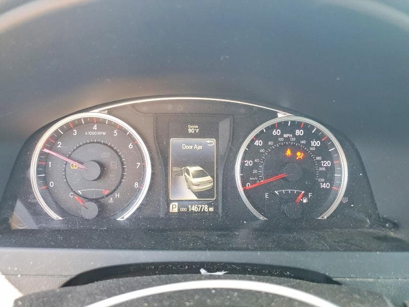2017 TOYOTA CAMRY SE 9
