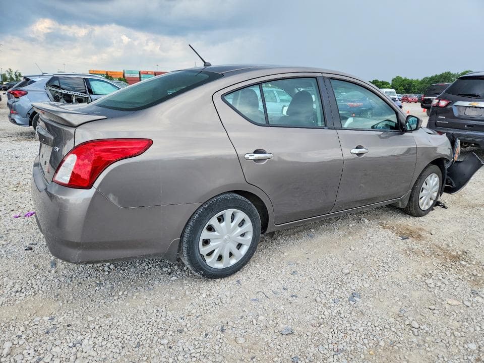 2017 NISSAN VERSA 1.6 SV 3