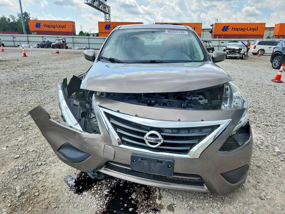 2017 NISSAN VERSA 1.6 SV 5