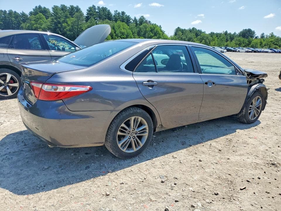 2016 TOYOTA CAMRY SE SE 3