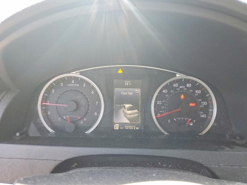 2016 TOYOTA CAMRY SE SE 9