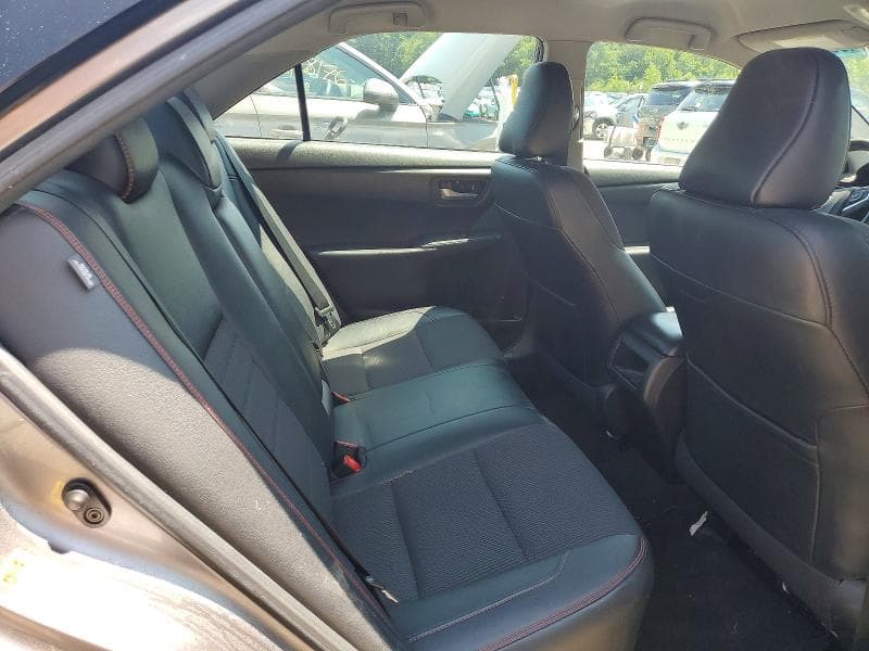 2016 TOYOTA CAMRY SE SE 10