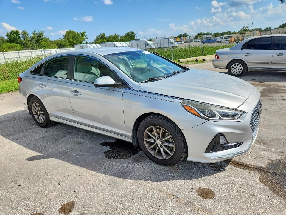 2019 HYUNDAI SONATA SE 4