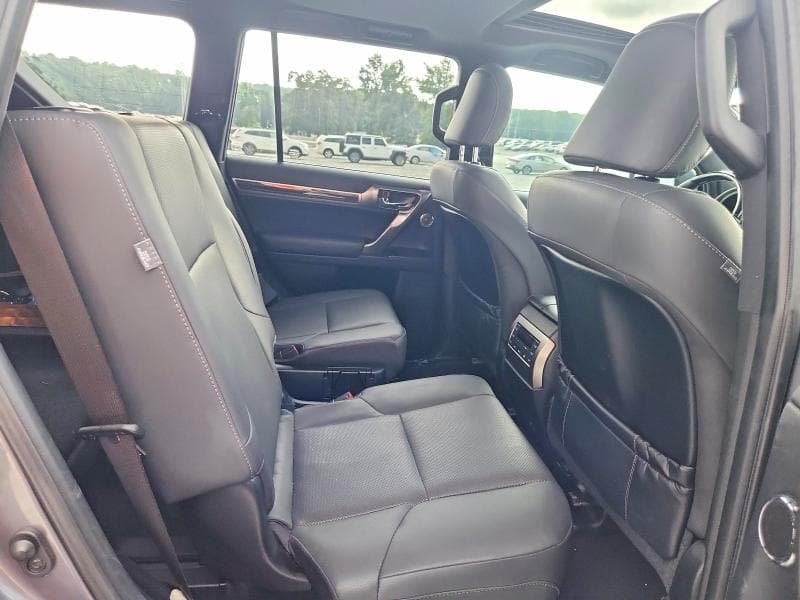 2023 LEXUS GX 460 10