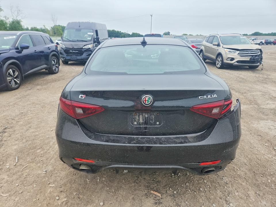 2017 ALFA ROMEO GIULIA Q4 6