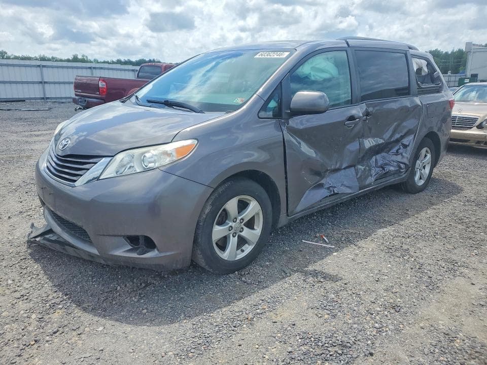 2017 TOYOTA SIENNA LE LE - 1