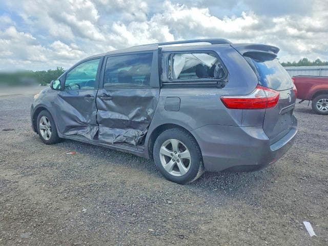 2017 TOYOTA SIENNA LE LE 2