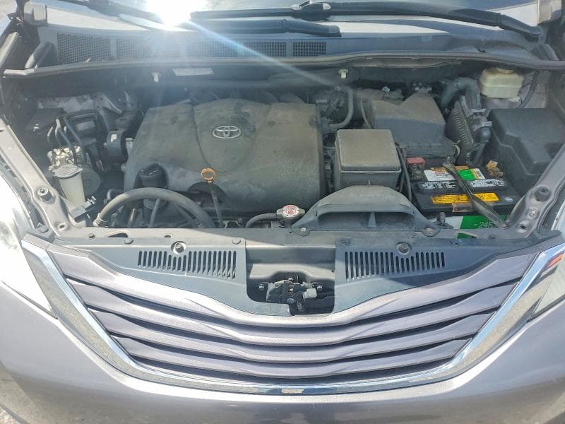 2017 TOYOTA SIENNA LE LE 12