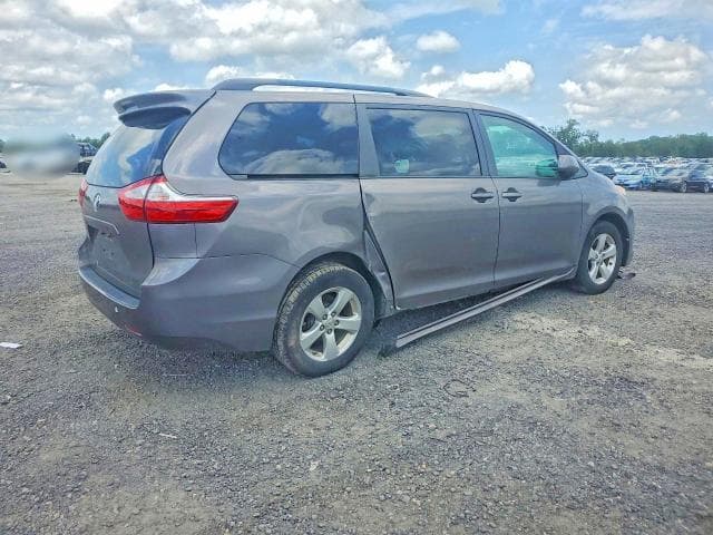 2017 TOYOTA SIENNA LE LE 3