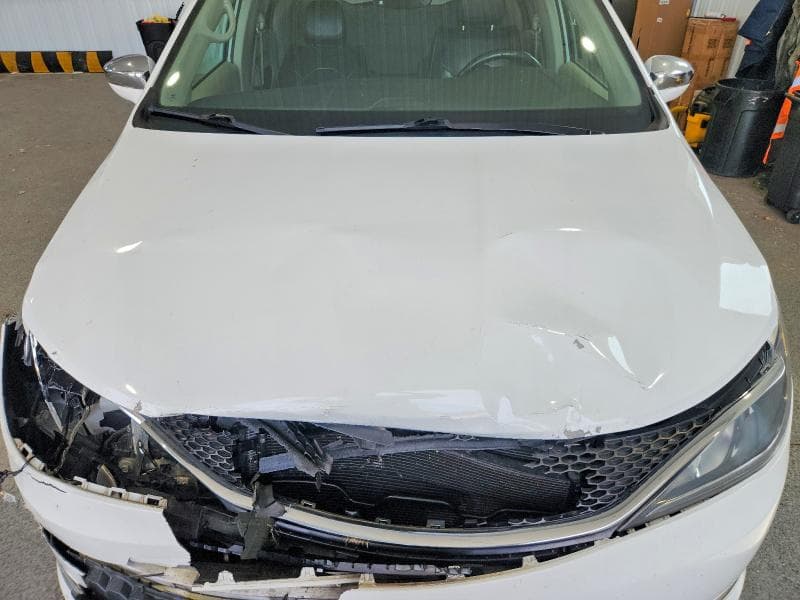 2018 CHRYSLER PACIFICA LIMITED 12