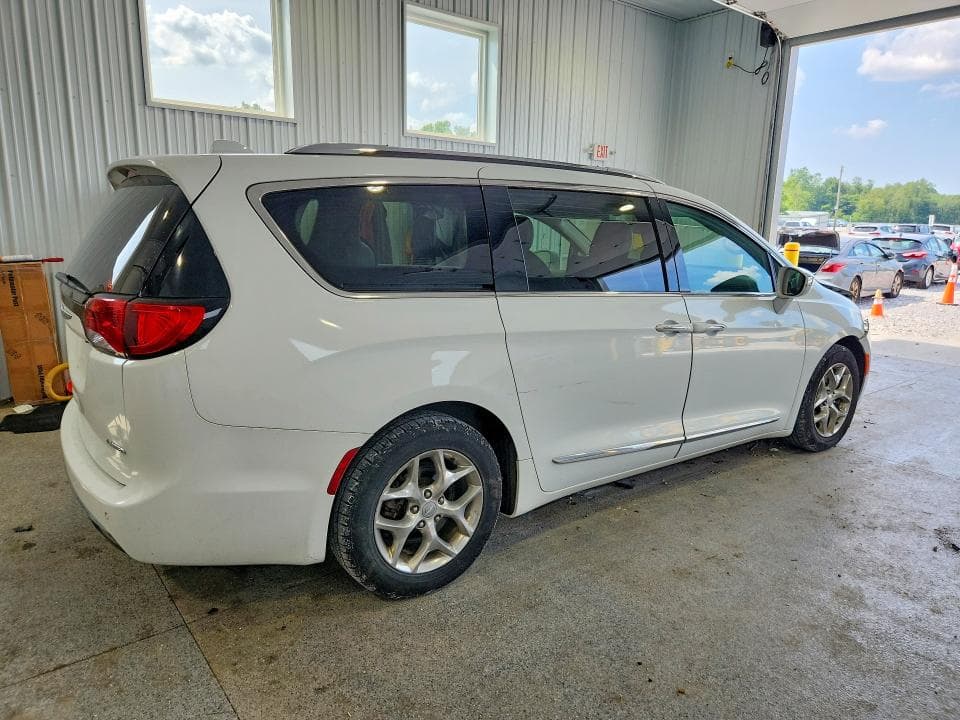 2018 CHRYSLER PACIFICA LIMITED 3