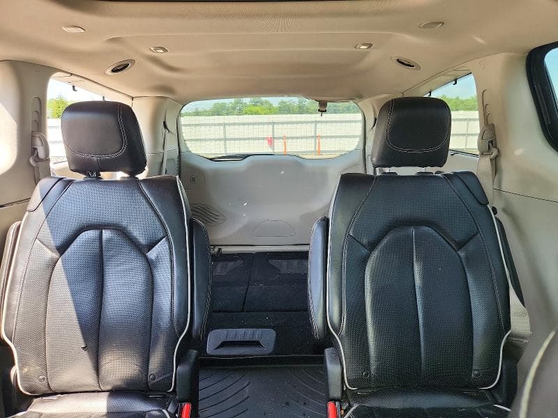 2023 CHRYSLER PACIFICA LIMITED 10