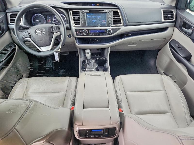 2016 TOYOTA HIGHLANDER XLE 8