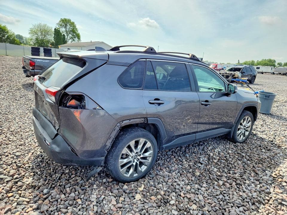 2020 TOYOTA RAV4 XLE PREMIUM 3