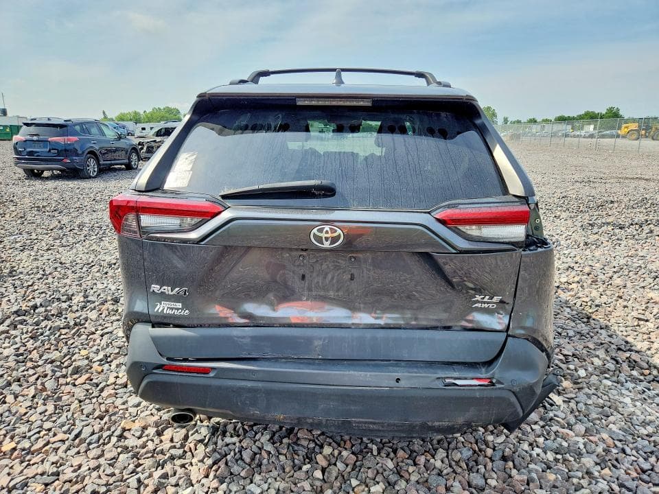 2020 TOYOTA RAV4 XLE PREMIUM 6