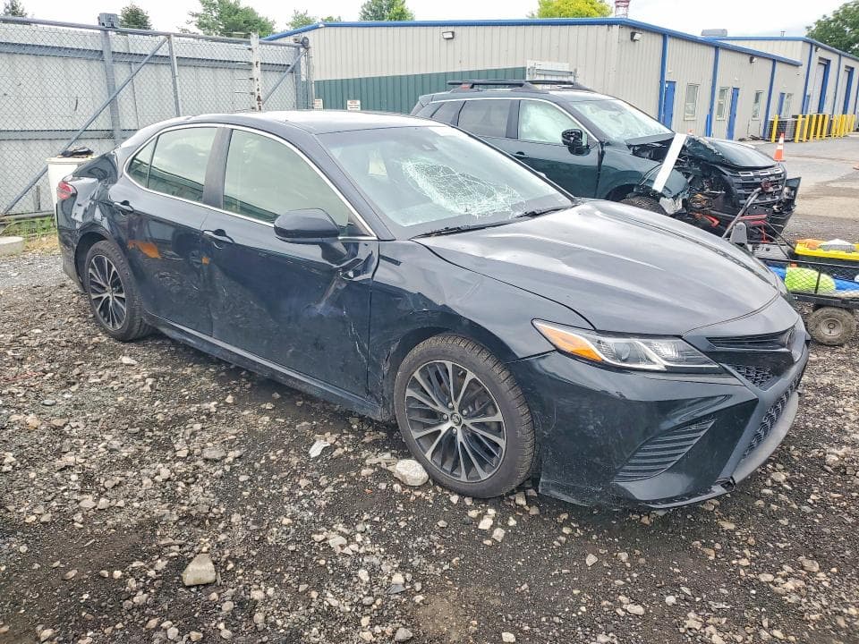 2018 TOYOTA CAMRY SE SE 4