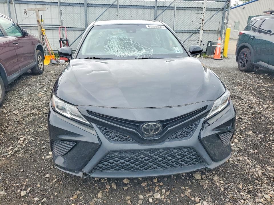 2018 TOYOTA CAMRY SE SE 5