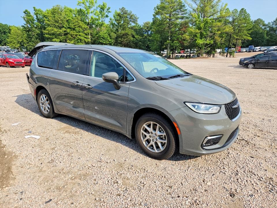 2023 CHRYSLER PACIFICA TOURING L 4