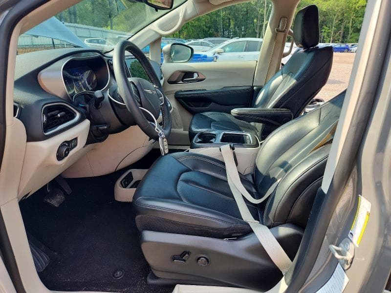 2023 CHRYSLER PACIFICA TOURING L 7