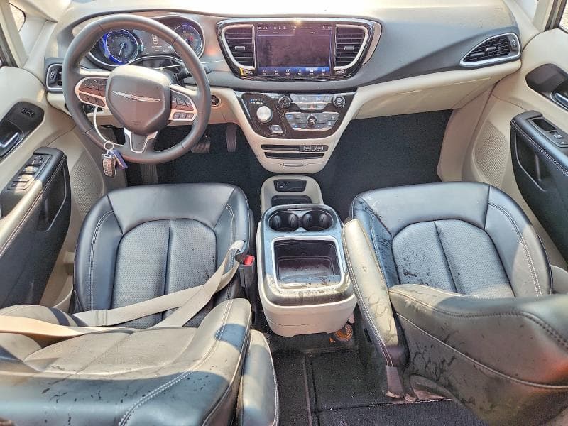 2023 CHRYSLER PACIFICA TOURING L 8