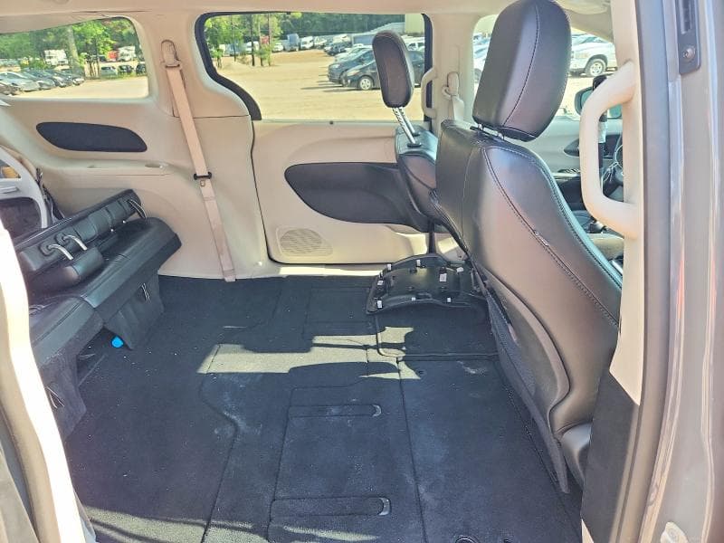 2023 CHRYSLER PACIFICA TOURING L 10
