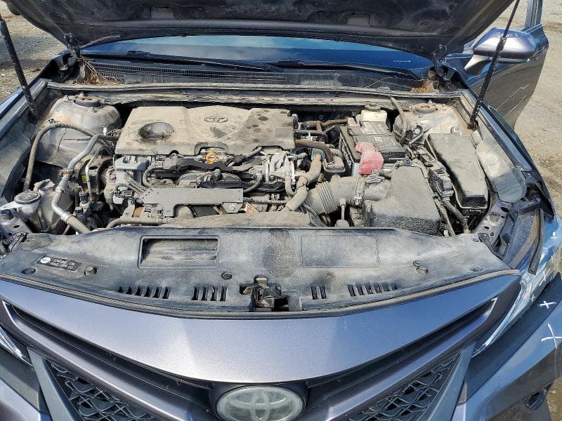 2018 TOYOTA CAMRY SE 11