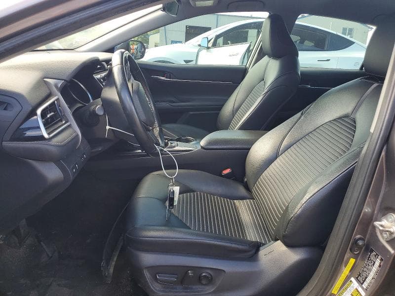 2018 TOYOTA CAMRY SE 7