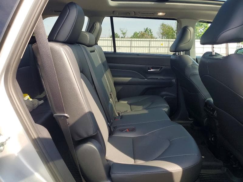 2026 TOYOTA GRAND HIGHLANDER XLE 11