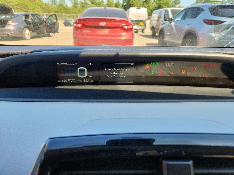 2020 TOYOTA PRIUS LE 9