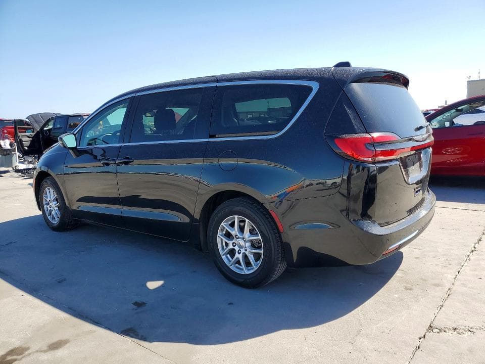 2023 CHRYSLER PACIFICA TOURING L 2