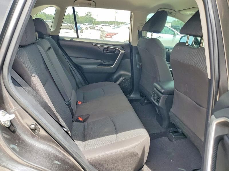 2022 TOYOTA RAV4 LE 11