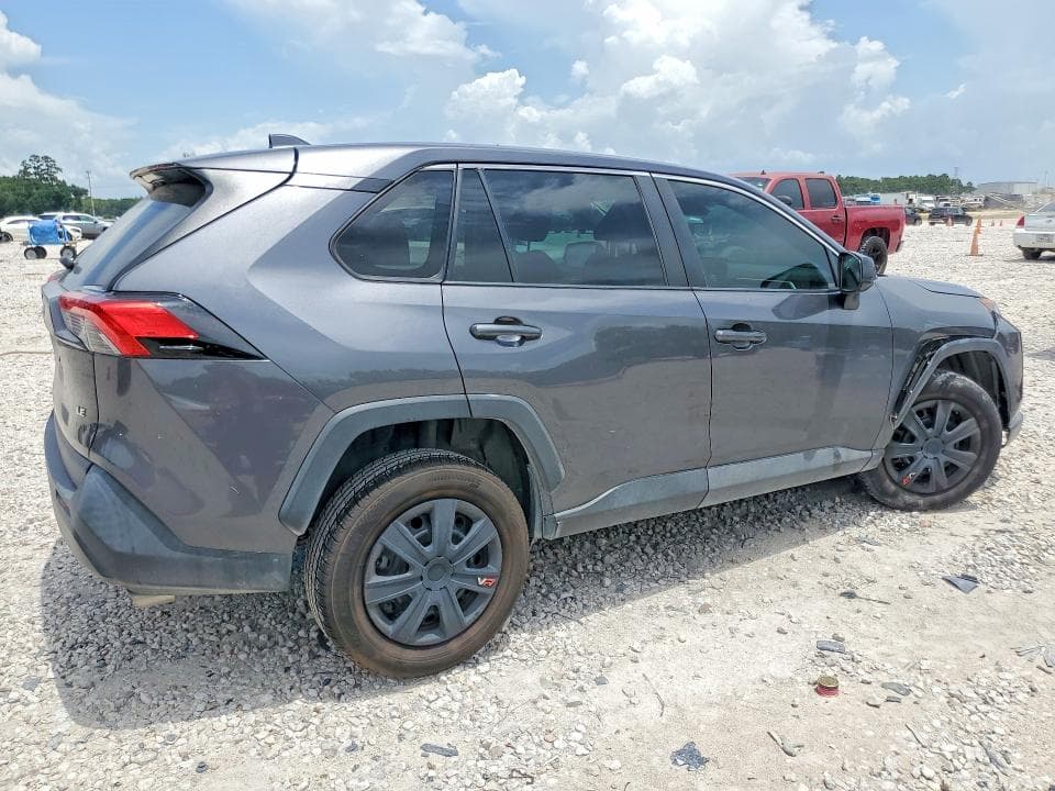 2022 TOYOTA RAV4 LE 3